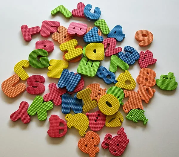 Made of premium EVA foam, these letter stickers are elastic, durable and non-toxic, ensuring safe play for kids.